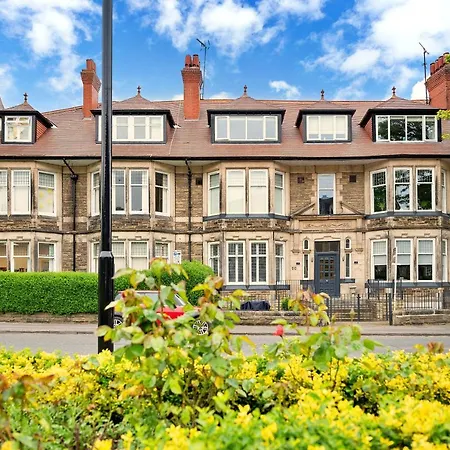 Finest Retreats - The Regency Apartment