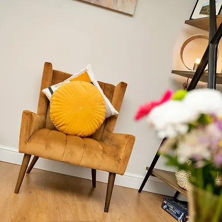 Finest Retreats - The Regency Apartment