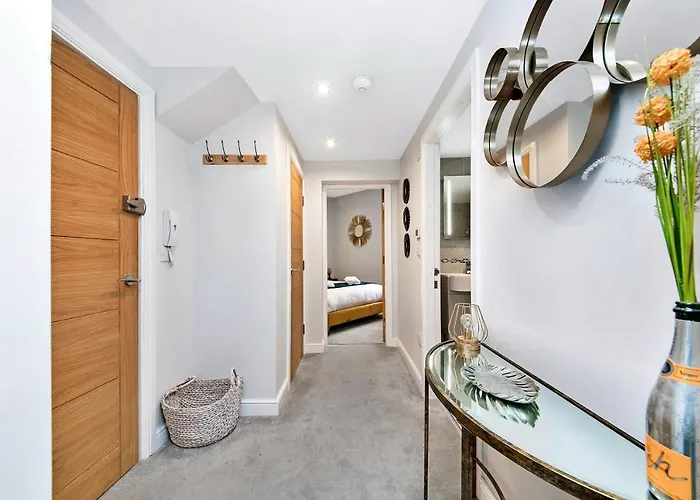 Finest Retreats - The Regency Apartman